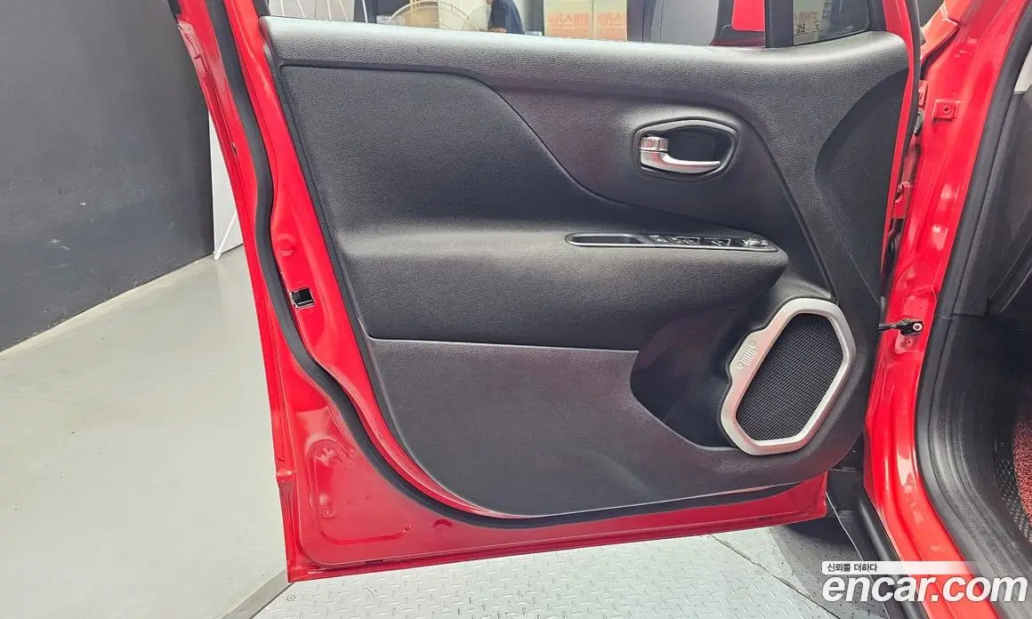 Jeep Renegade 2021 2.4 автомат (гидро), фото 14 Jeep Renegade 2021 2.4 автомат (гидро), фото 14