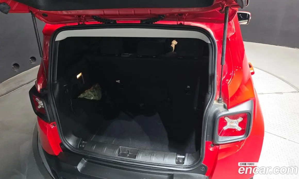 Jeep Renegade 2021 2.4 автомат (гидро), фото 30 Jeep Renegade 2021 2.4 автомат (гидро), фото 30