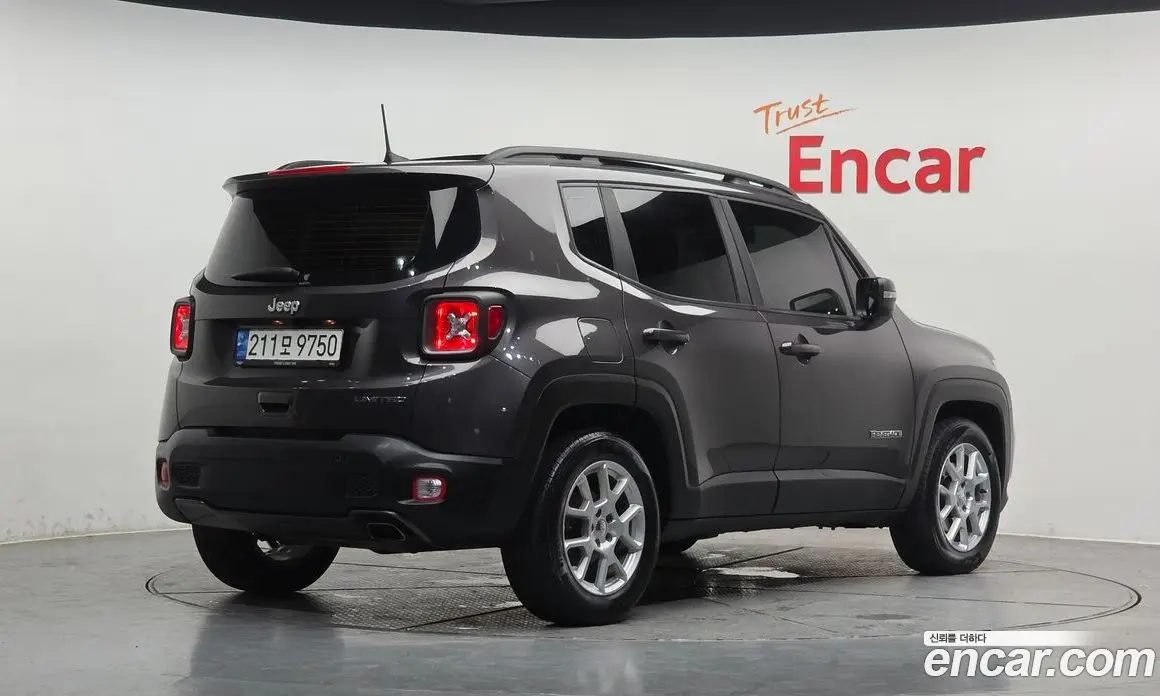 Jeep Renegade 2021 2.4 автомат (гидро), фото 2 Jeep Renegade 2021 2.4 автомат (гидро), фото 2