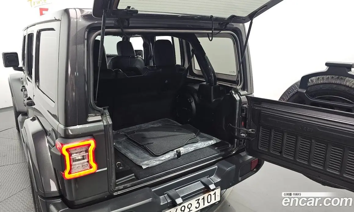 Jeep Wrangler 2018 2.0 автомат (гидро), фото 20 Jeep Wrangler 2018 2.0 автомат (гидро), фото 20