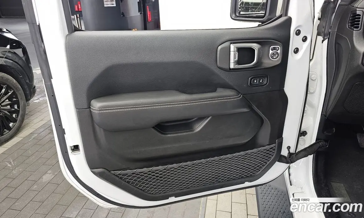 Jeep Wrangler 2019 2.0 автомат (гидро), фото 14 Jeep Wrangler 2019 2.0 автомат (гидро), фото 14