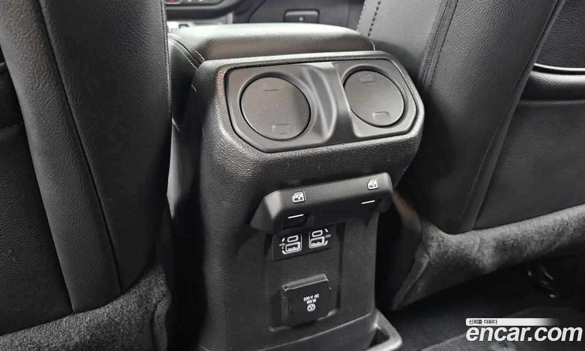 Jeep Wrangler 2019 2.0 автомат (гидро), фото 31 Jeep Wrangler 2019 2.0 автомат (гидро), фото 31