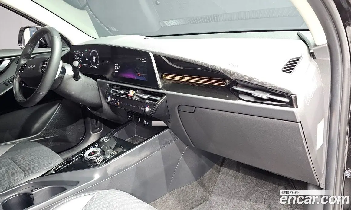 Kia Niro 2023 0.2 автомат (гидро), фото 28 Kia Niro 2023 0.2 автомат (гидро), фото 28