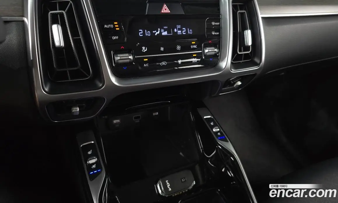 Kia Sorento 2021 2.2 автомат (гидро), фото 17 Kia Sorento 2021 2.2 автомат (гидро), фото 17