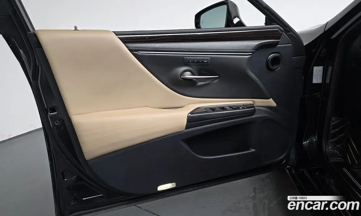 Lexus ES 2019 2.5 автомат (гидро), фото 13 Lexus ES 2019 2.5 автомат (гидро), фото 13
