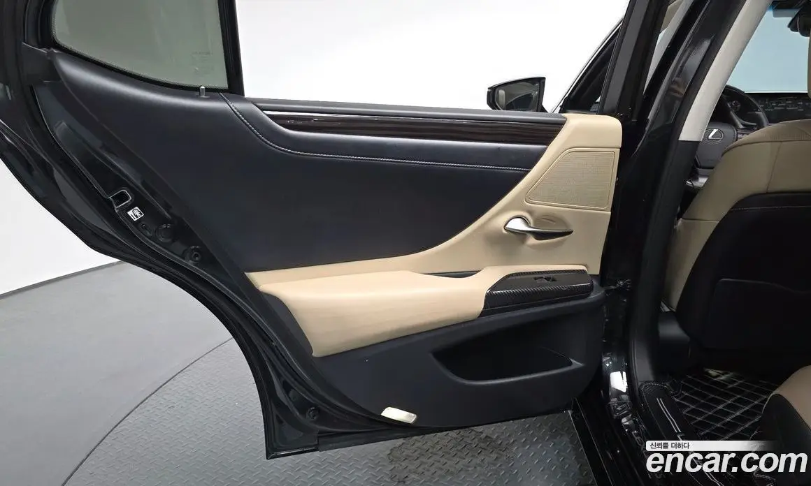 Lexus ES 2019 2.5 автомат (гидро), фото 14 Lexus ES 2019 2.5 автомат (гидро), фото 14