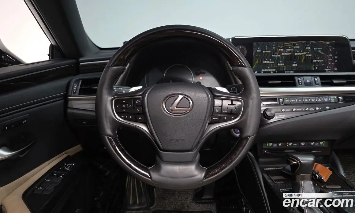 Lexus ES 2019 2.5 автомат (гидро), фото 17 Lexus ES 2019 2.5 автомат (гидро), фото 17
