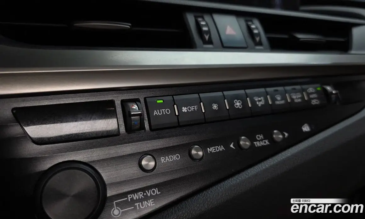 Lexus ES 2019 2.5 автомат (гидро), фото 33 Lexus ES 2019 2.5 автомат (гидро), фото 33