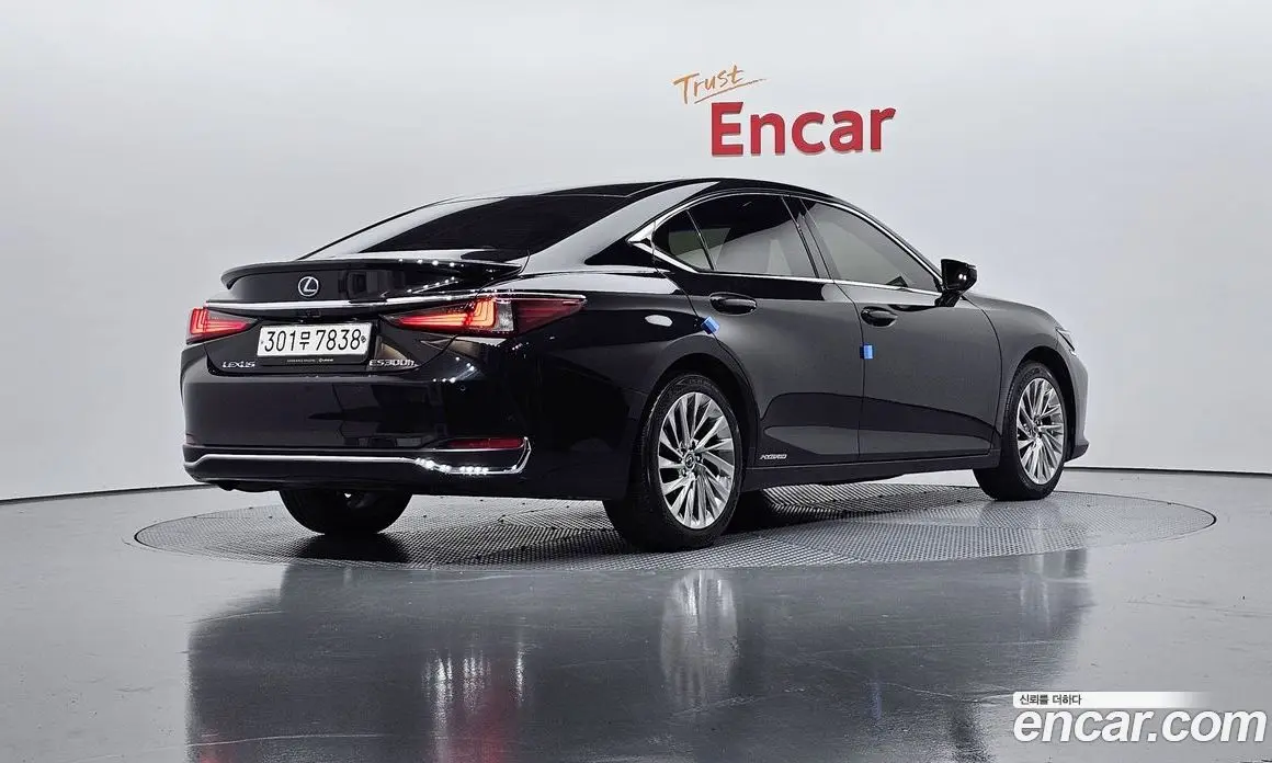 Lexus ES 2020 2.5 автомат (гидро), фото 2 Lexus ES 2020 2.5 автомат (гидро), фото 2