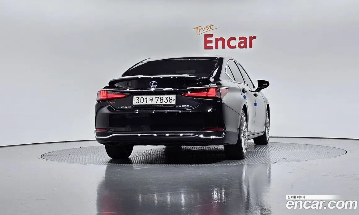Lexus ES 2020 2.5 автомат (гидро), фото 4 Lexus ES 2020 2.5 автомат (гидро), фото 4