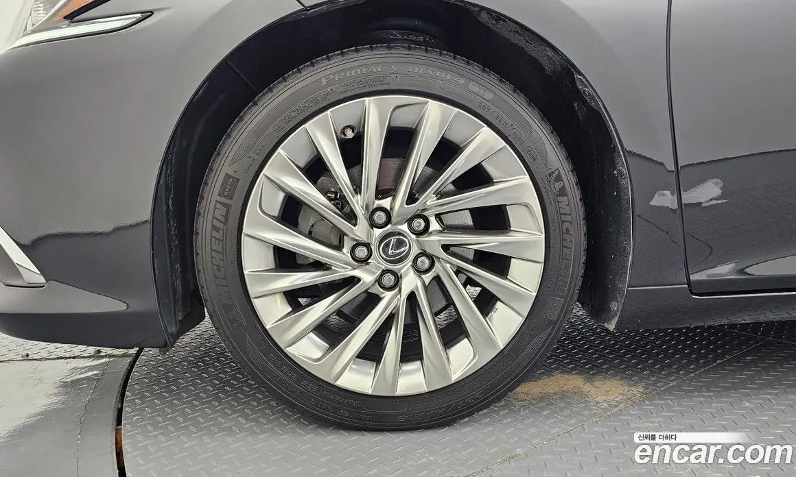 Lexus ES 2020 2.5 автомат (гидро), фото 5 Lexus ES 2020 2.5 автомат (гидро), фото 5