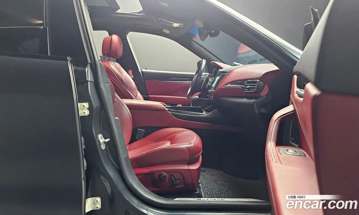 Maserati Levante 2017 3.0 автомат (гидро), фото 16 Maserati Levante 2017 3.0 автомат (гидро), фото 16