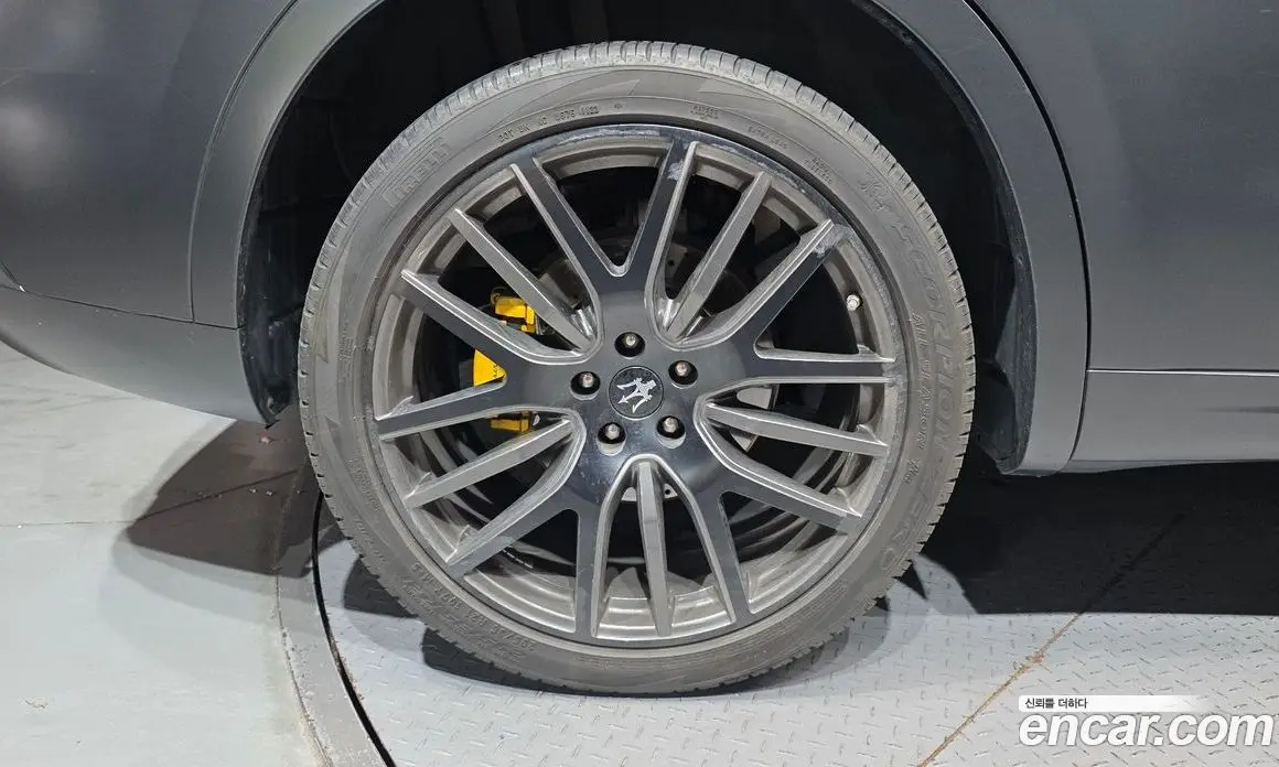 Maserati Levante 2017 3.0 автомат (гидро), фото 5 Maserati Levante 2017 3.0 автомат (гидро), фото 5