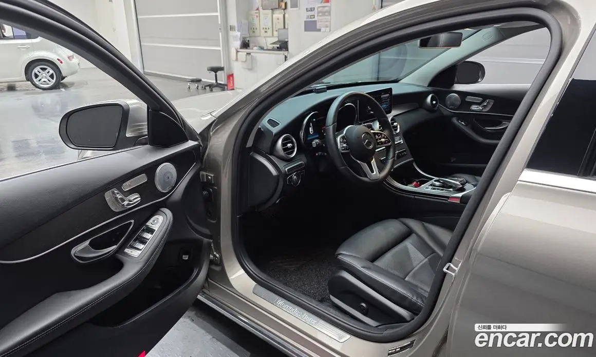 Mercedes-Benz C-Class 2020 2.0 автомат (гидро), фото 13