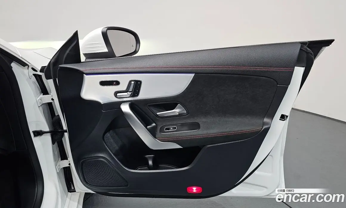 Mercedes-Benz CLA-Class 2025 2.0 автомат (гидро), фото 13