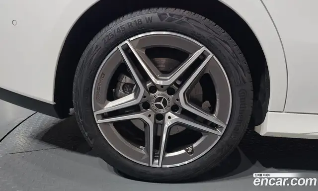 Mercedes-Benz CLA-Class 2025 2.0 автомат (гидро), миниатюра 6