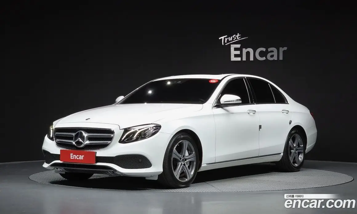Mercedes-Benz E-Class 2018 2.0 автомат (гидро), фото 1 Mercedes-Benz E-Class 2018 2.0 автомат (гидро), фото 1