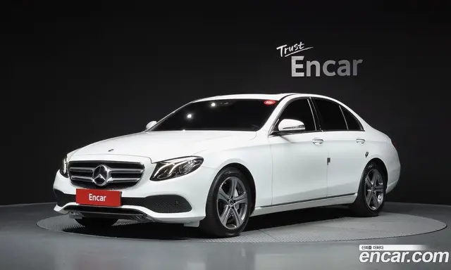 Mercedes-Benz E-Class 2018 2.0 автомат (гидро), миниатюра 1 Mercedes-Benz E-Class 2018 2.0 автомат (гидро), миниатюра 1