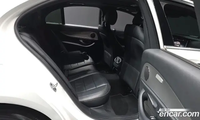 Mercedes-Benz E-Class 2018 2.0 автомат (гидро), миниатюра 12