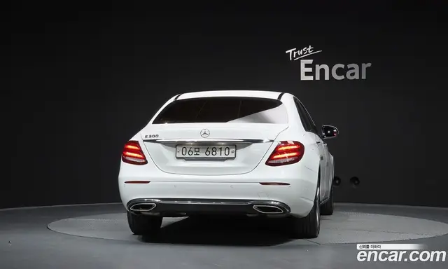 Mercedes-Benz E-Class 2018 2.0 автомат (гидро), миниатюра 4 Mercedes-Benz E-Class 2018 2.0 автомат (гидро), миниатюра 4
