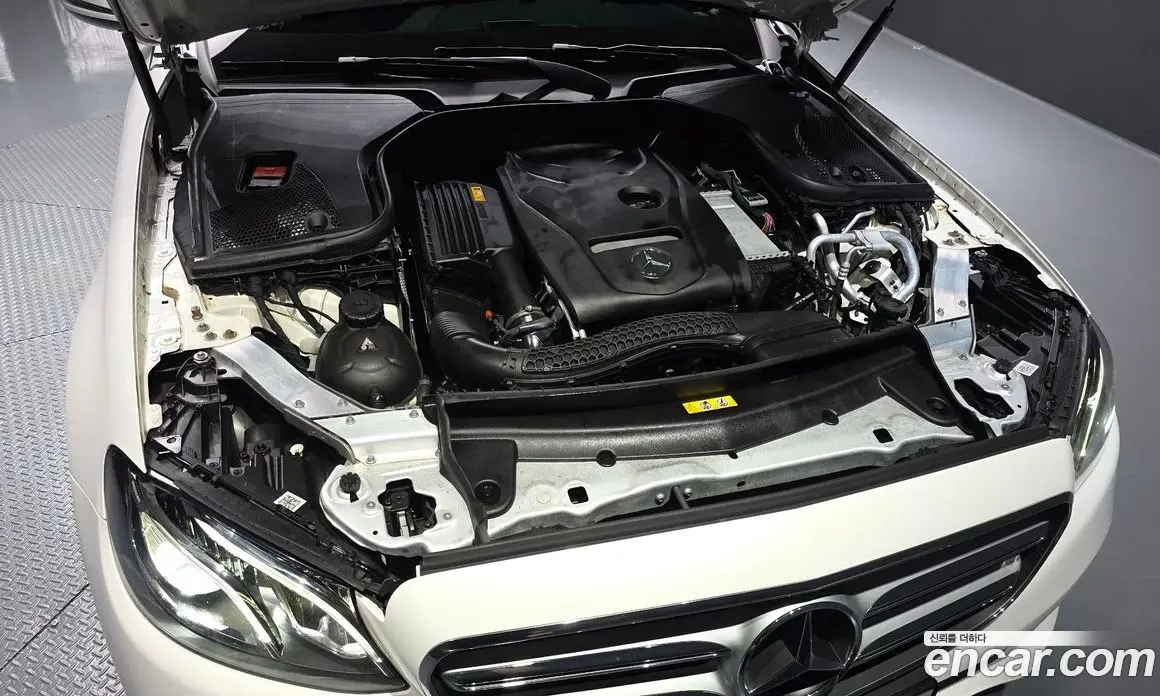 Mercedes-Benz E-Class 2018 2.0 автомат (гидро), фото 6 Mercedes-Benz E-Class 2018 2.0 автомат (гидро), фото 6