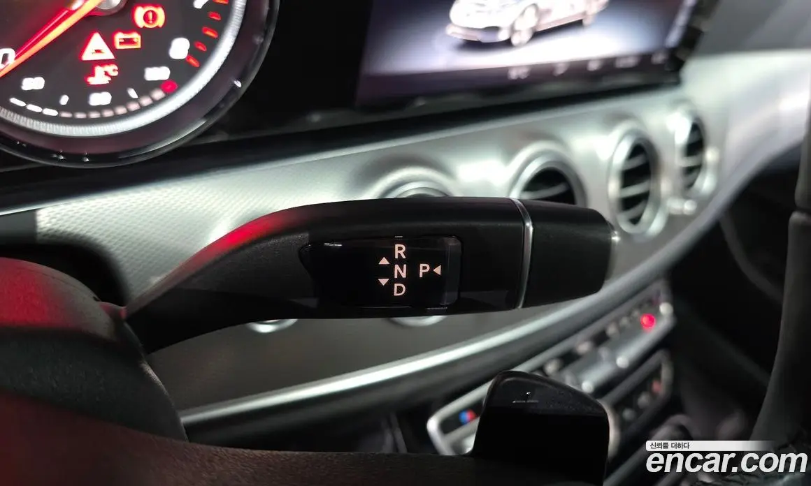 Mercedes-Benz E-Class 2018 2.0 автомат (гидро), фото 9 Mercedes-Benz E-Class 2018 2.0 автомат (гидро), фото 9
