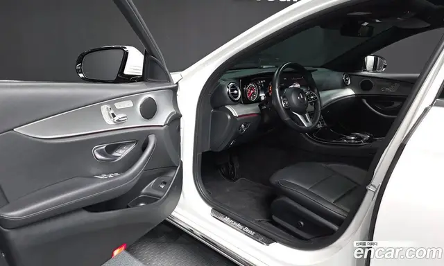 Mercedes-Benz E-Class 2018 2.0 автомат (гидро), миниатюра 10 Mercedes-Benz E-Class 2018 2.0 автомат (гидро), миниатюра 10