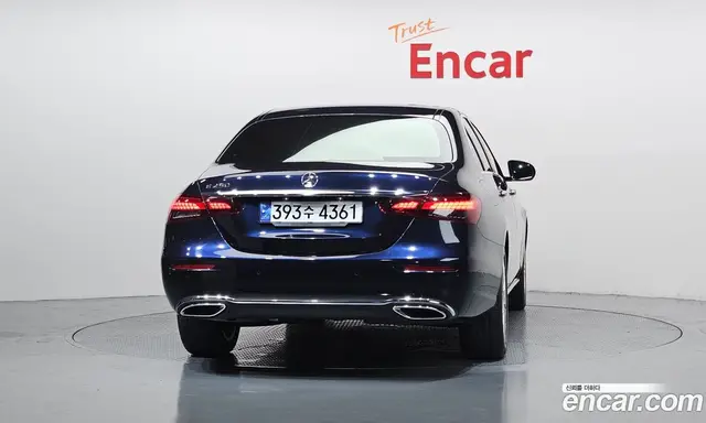 Mercedes-Benz E-Class 2022 2.0 автомат (гидро), миниатюра 4 Mercedes-Benz E-Class 2022 2.0 автомат (гидро), миниатюра 4