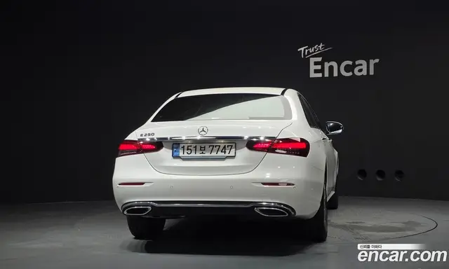 Mercedes-Benz E-Class 2023 2.0 автомат (гидро), миниатюра 4 Mercedes-Benz E-Class 2023 2.0 автомат (гидро), миниатюра 4