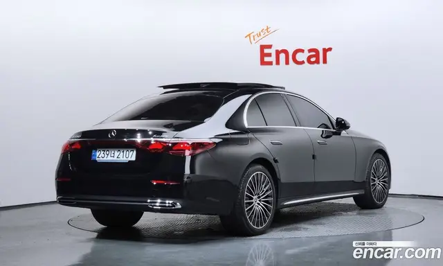 Mercedes-Benz E-Class 2024 3.0 автомат (гидро), миниатюра 2