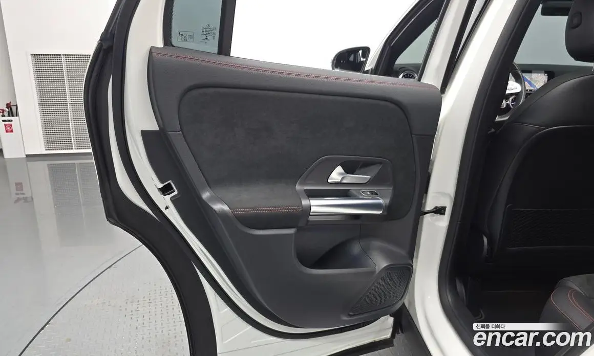 Mercedes-Benz GLA-Class 2020 2.0 автомат (гидро), фото 14