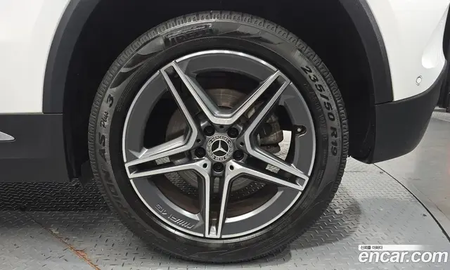 Mercedes-Benz GLA-Class 2020 2.0 автомат (гидро), миниатюра 6