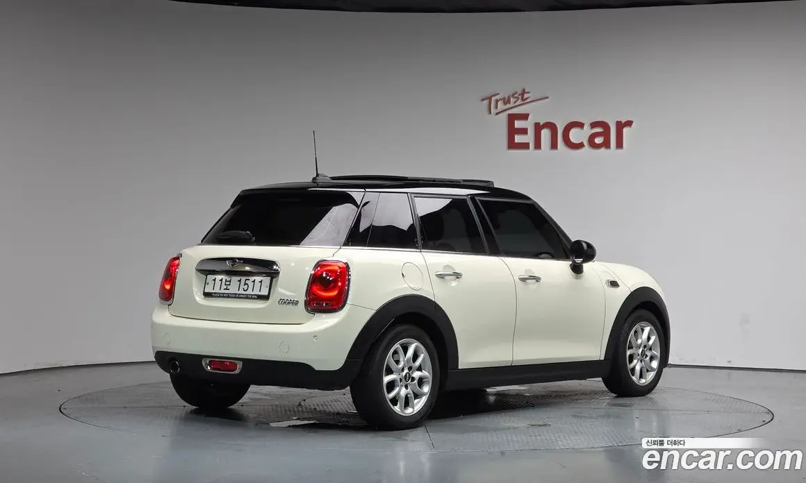 Mini Cooper 2015 1.5 автомат (гидро), фото 1 Mini Cooper 2015 1.5 автомат (гидро), фото 1