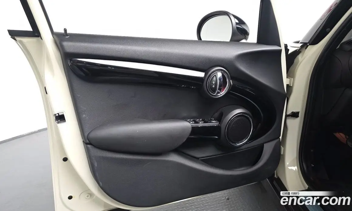 Mini Cooper 2015 1.5 автомат (гидро), фото 13 Mini Cooper 2015 1.5 автомат (гидро), фото 13