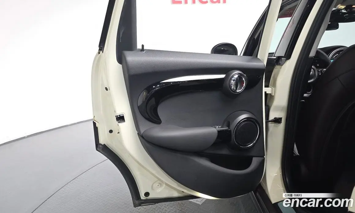 Mini Cooper 2015 1.5 автомат (гидро), фото 14 Mini Cooper 2015 1.5 автомат (гидро), фото 14