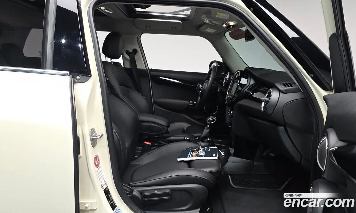 Mini Cooper 2015 1.5 автомат (гидро), фото 15 Mini Cooper 2015 1.5 автомат (гидро), фото 15