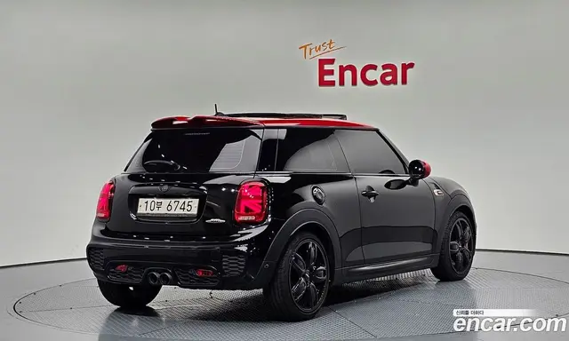 Mini Cooper 2017 2.0 автомат (гидро), миниатюра 1 Mini Cooper 2017 2.0 автомат (гидро), миниатюра 1