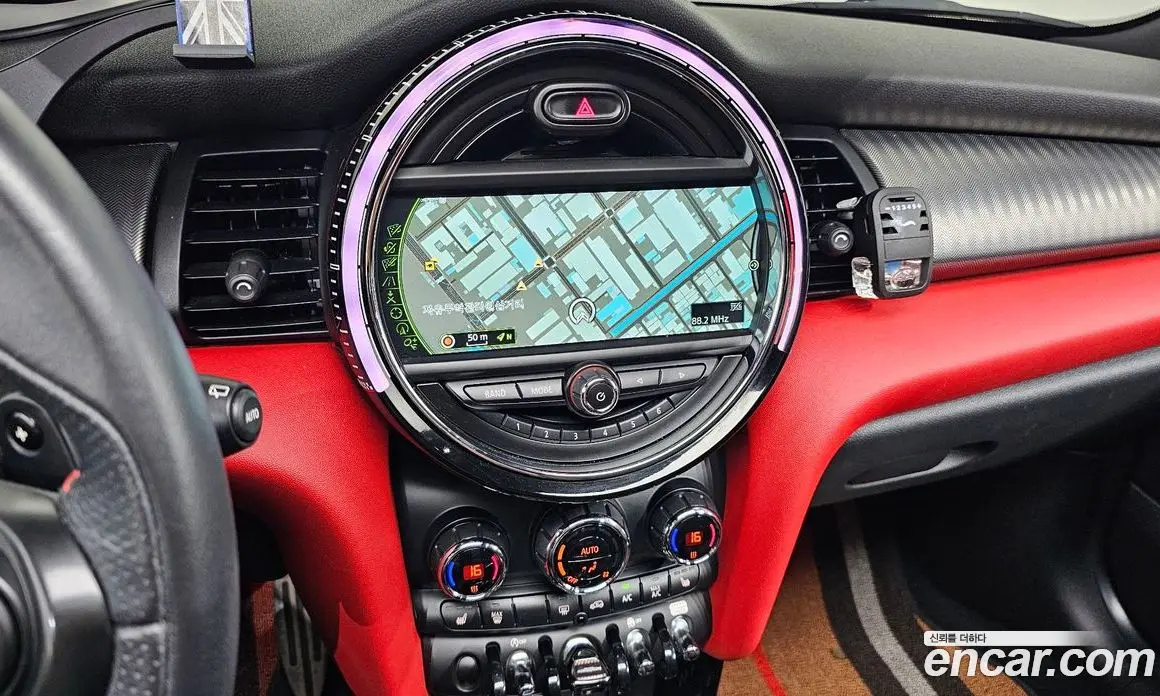 Mini Cooper 2017 2.0 автомат (гидро), фото 19 Mini Cooper 2017 2.0 автомат (гидро), фото 19