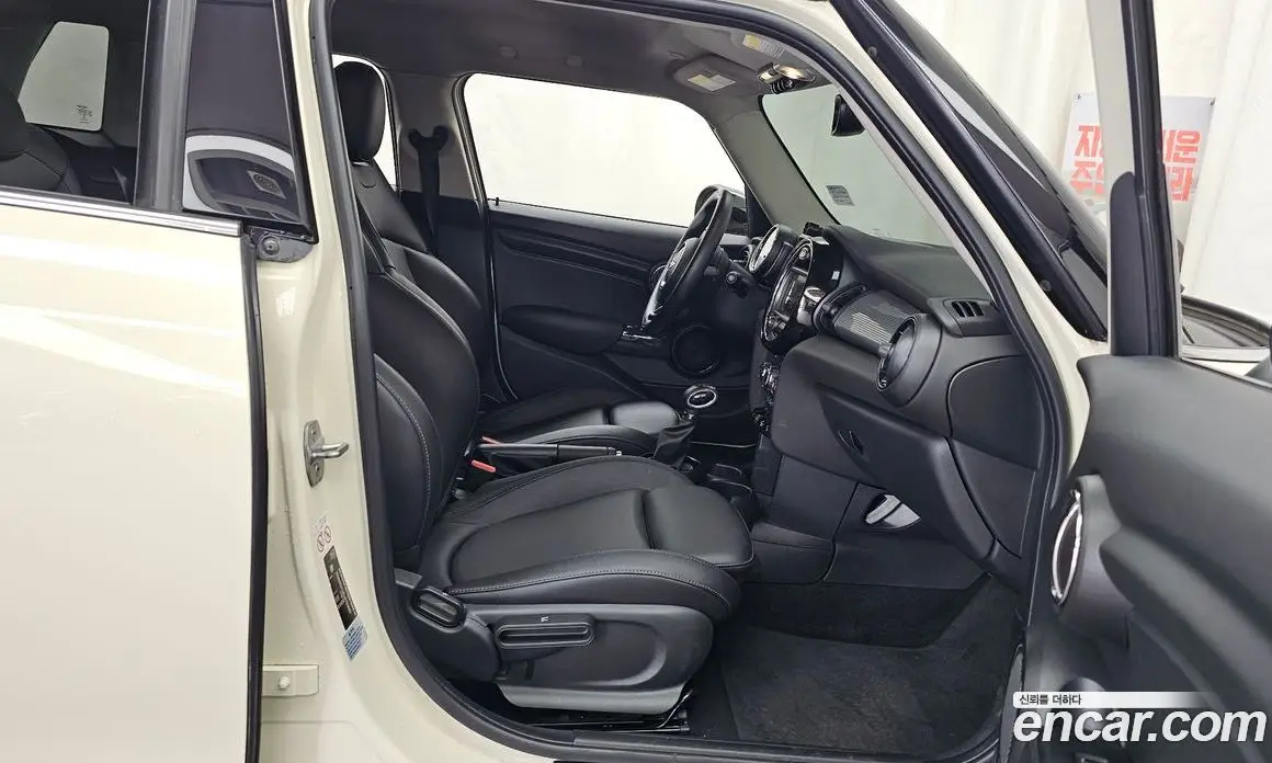 Mini Cooper 2018 1.5 автомат (гидро), фото 11 Mini Cooper 2018 1.5 автомат (гидро), фото 11
