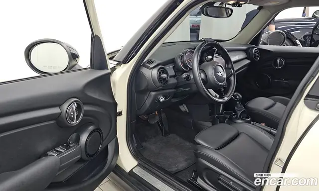 Mini Cooper 2018 1.5 автомат (гидро), миниатюра 10 Mini Cooper 2018 1.5 автомат (гидро), миниатюра 10