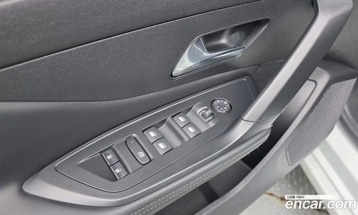 Peugeot 308 2023 1.5 автомат (гидро), фото 18 Peugeot 308 2023 1.5 автомат (гидро), фото 18