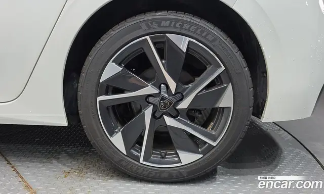 Peugeot 308 2023 1.5 автомат (гидро), миниатюра 7 Peugeot 308 2023 1.5 автомат (гидро), миниатюра 7