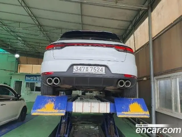 Porsche Macan 2019 2.0 автомат (гидро), миниатюра 2