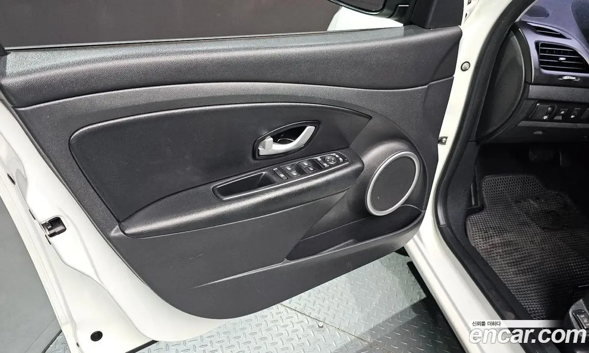 Renault (Samsung) SM3 2014 1.6 автомат (гидро), фото 14 Renault (Samsung) SM3 2014 1.6 автомат (гидро), фото 14