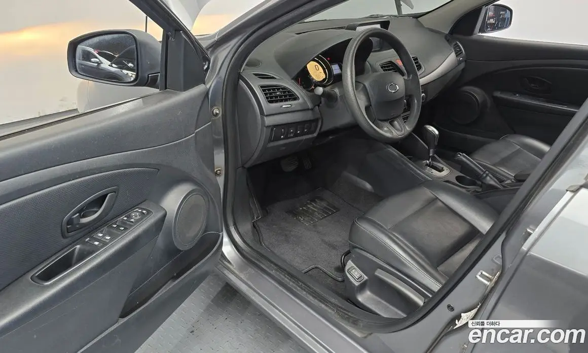 Renault (Samsung) SM3 2017 1.6 автомат (гидро), фото 10 Renault (Samsung) SM3 2017 1.6 автомат (гидро), фото 10