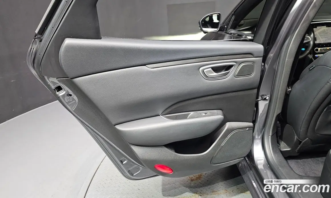 Renault (Samsung) SM6 2023 2.0 автомат (гидро), фото 15 Renault (Samsung) SM6 2023 2.0 автомат (гидро), фото 15