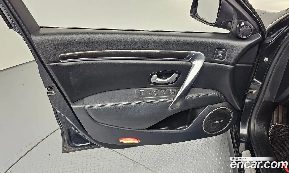 Renault (Samsung) SM7 2013 2.5 автомат (гидро), фото 13 Renault (Samsung) SM7 2013 2.5 автомат (гидро), фото 13