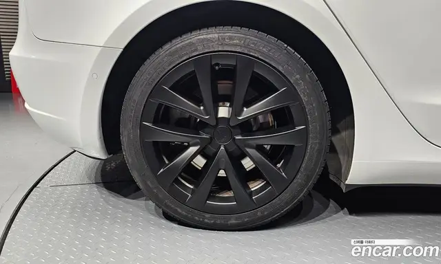 Tesla Model 3 2021 0.2 автомат (гидро), миниатюра 4 Tesla Model 3 2021 0.2 автомат (гидро), миниатюра 4