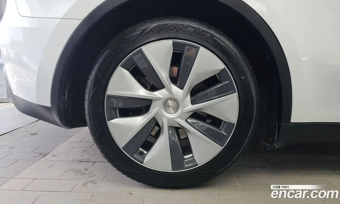 Tesla Model Y 2023 0.2 автомат (гидро), фото 5 Tesla Model Y 2023 0.2 автомат (гидро), фото 5