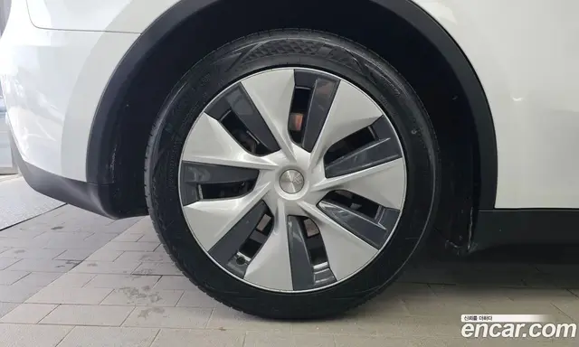 Tesla Model Y 2023 0.2 автомат (гидро), миниатюра 5 Tesla Model Y 2023 0.2 автомат (гидро), миниатюра 5